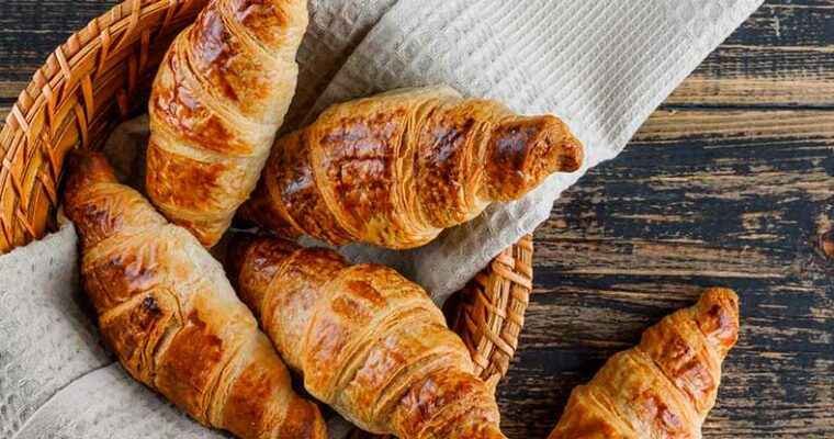 elaboración paso a paso de croissants