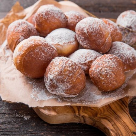 Buñuelo de viento, dulce típico del día de todos los santos