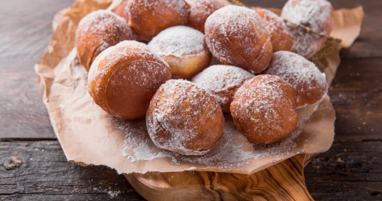 Buñuelo de viento, dulce típico del día de todos los santos